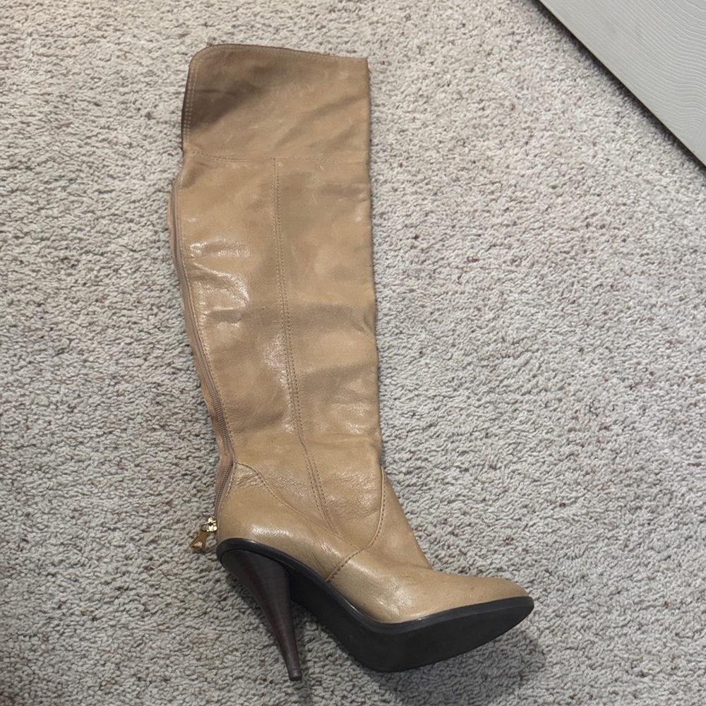 Elegant Tan Knee-High Women's Boots